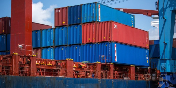 I've known dozens of folks who have shipped their belongings to Belize successfully.