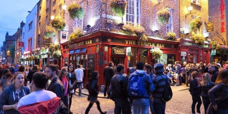People outside temple bar in Dublin. Cities with low pollution