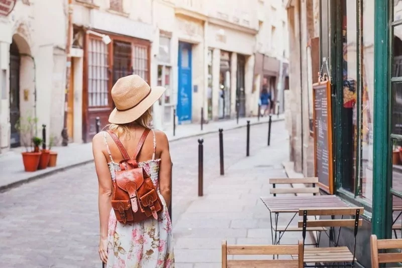 female traveller solo overseas