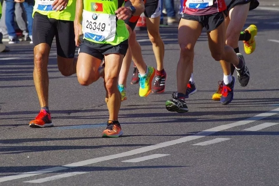 marathon runners panama summer