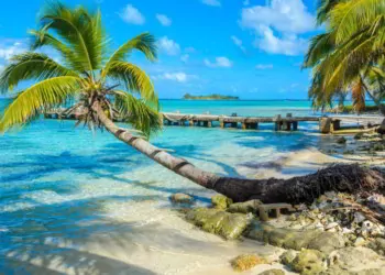 Paradise beach on island caye Carrie Bow Cay Field Station, Belize