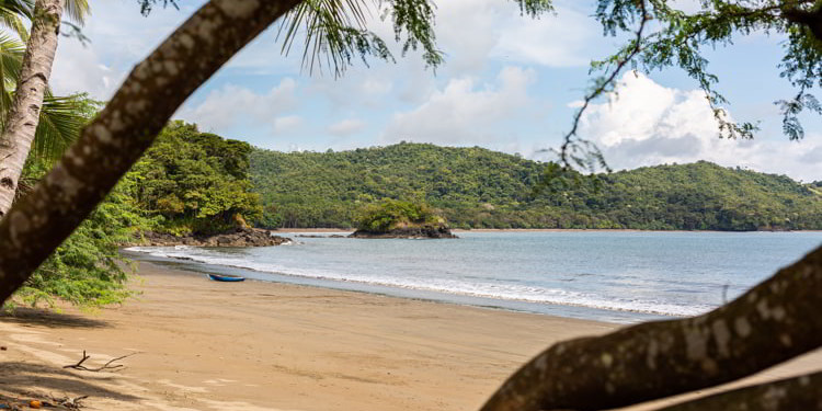 Beautiful scenery of the waves of the ocean moving towards the shore in Santa Catalina, Panama