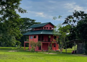 A beautiful red house in Carmelita Gardens, Belize