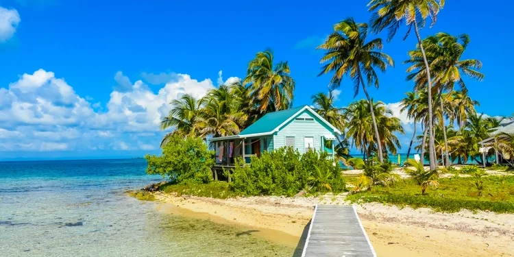 Paradise beach on island caye Carrie Bow Cay Field Station, Caribbean Sea, Belize