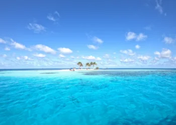 Picture perfect tropical island off the coast of Belize