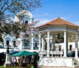 panama-casco-viejo-plaza
